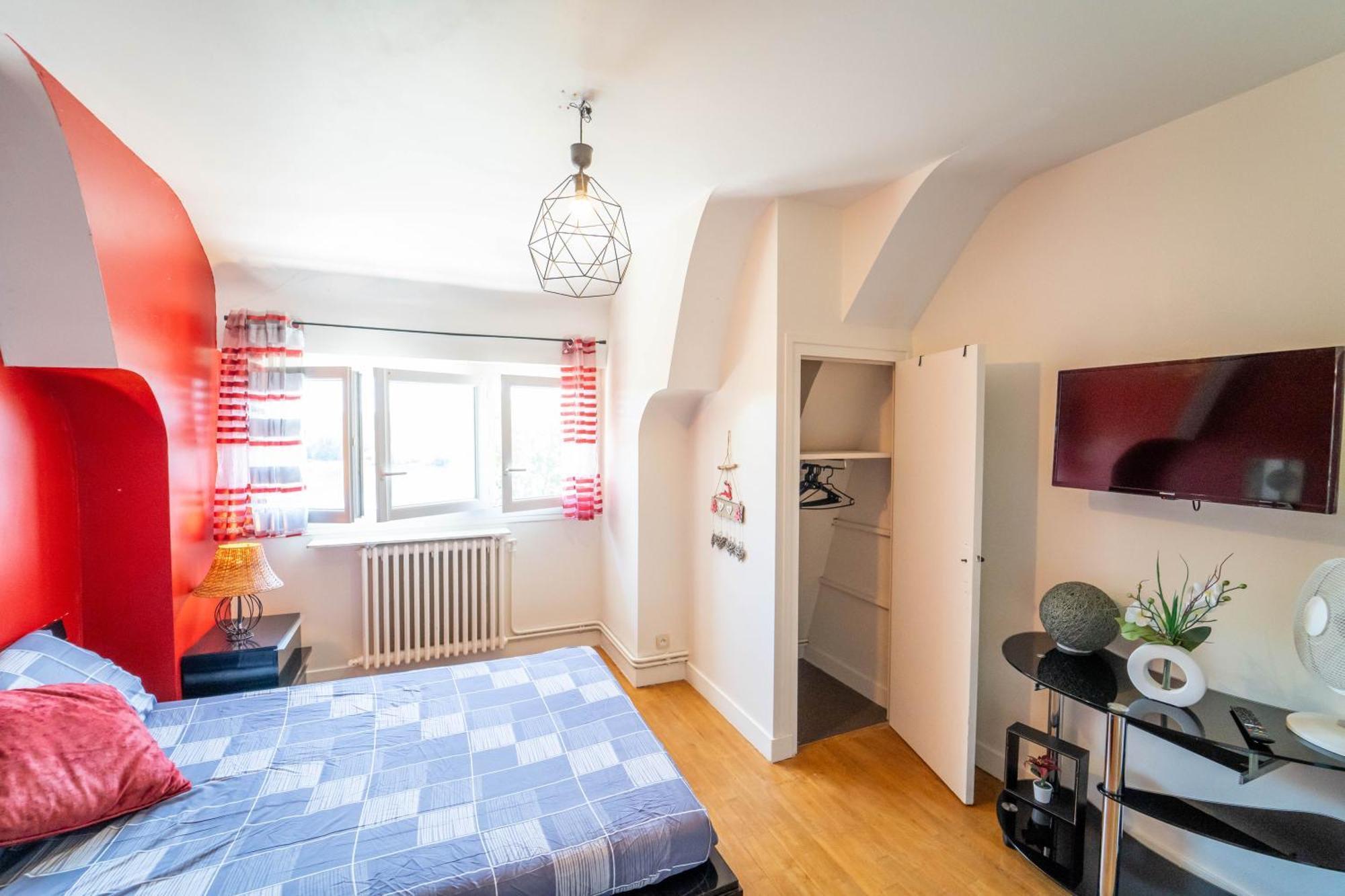 Appart 4 Chambres Parking Voitures Velos 10Min Блоа Екстериор снимка